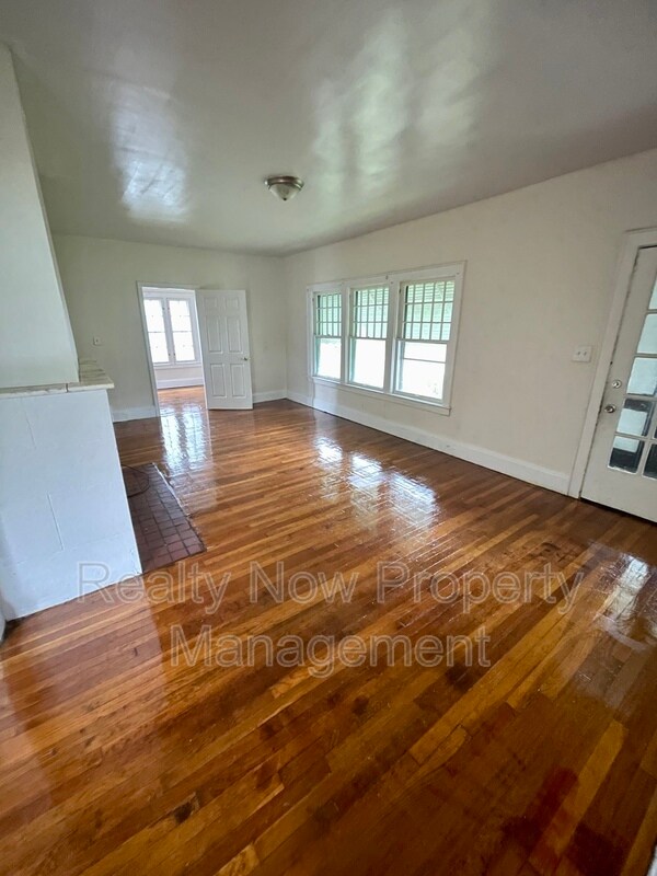 3359 Sutton Rd Unit 1, Shaker Heights, OH 44120 Condo for Rent in