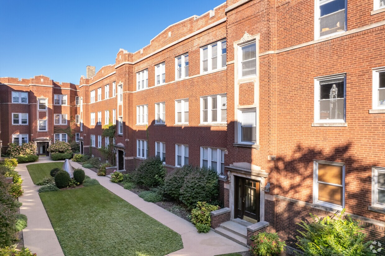 Primary Photo - 1342-1350 W Estes Ave