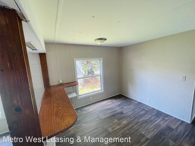 Building Photo - 2 br, 2 bath House - 411 Bush Street, Lot #2