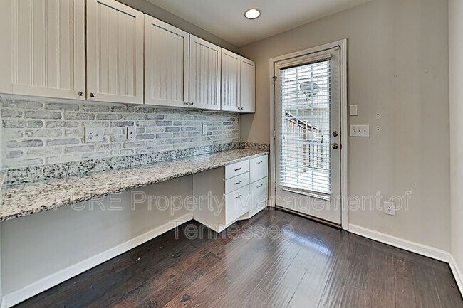 Building Photo - 2521 River Trail Dr