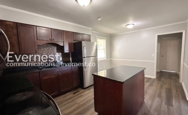Building Photo - 404 Dabney Dr