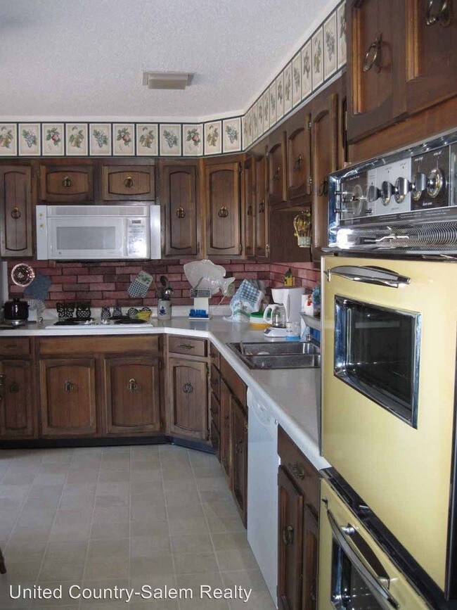 Building Photo - 3 br, 3 bath House - 7762 Hwy 68 N