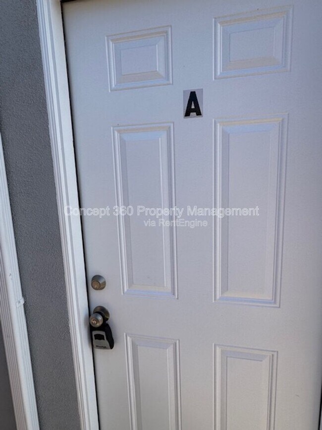 Foto del edificio - 318 E Heath Ln