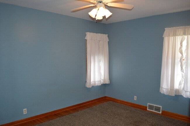 Foto del edificio - FOR RENT: 2 Bedroom House - Acreage