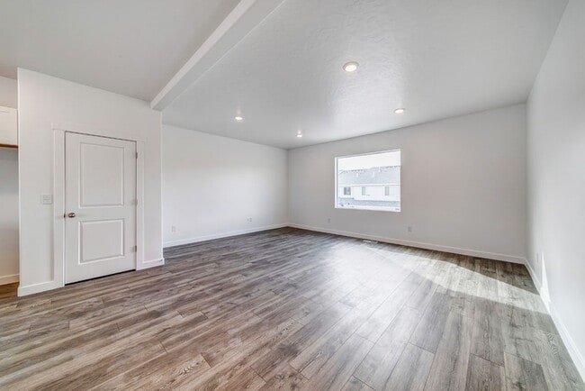 Building Photo - 1132 W 310 S