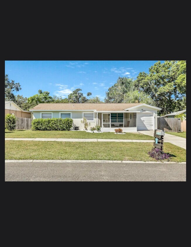 Foto principal - 2142 Mary Sue St