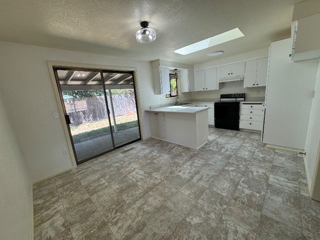 Foto del edificio - 3397 SE Hathaway Pl