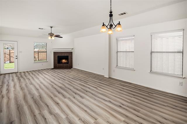 Foto del edificio - 2417 Eisenhower Dr