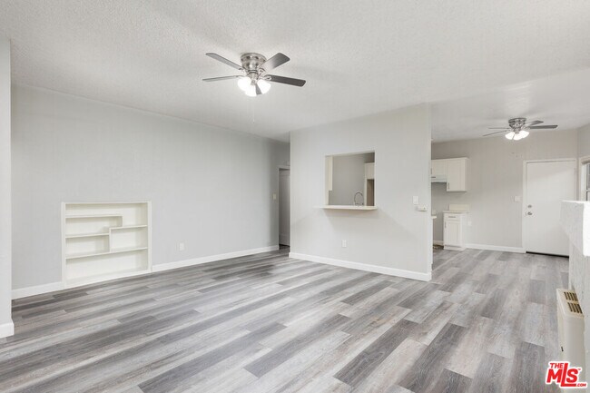Foto del edificio - 2171 Earl Ave
