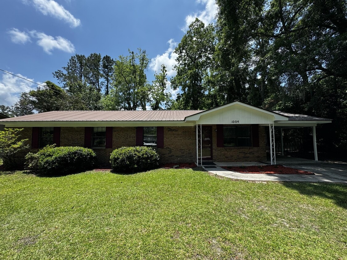 Primary Photo - 1004 Evans Ln