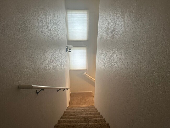 Foto del edificio - 2-Bedroom Condo for Rent in Buellton – Two Story, Fireplace, Courtyard Setting | $2,950/Month