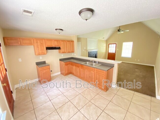 Foto del edificio - 5104 Bowdoin Dr