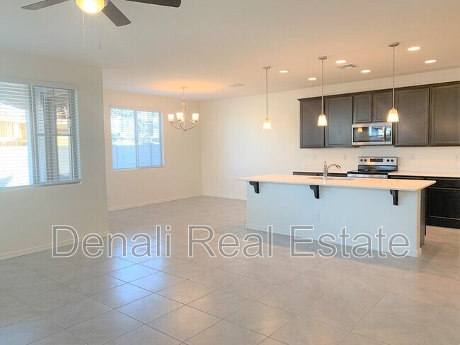 Foto del edificio - 905 S Canal Dr