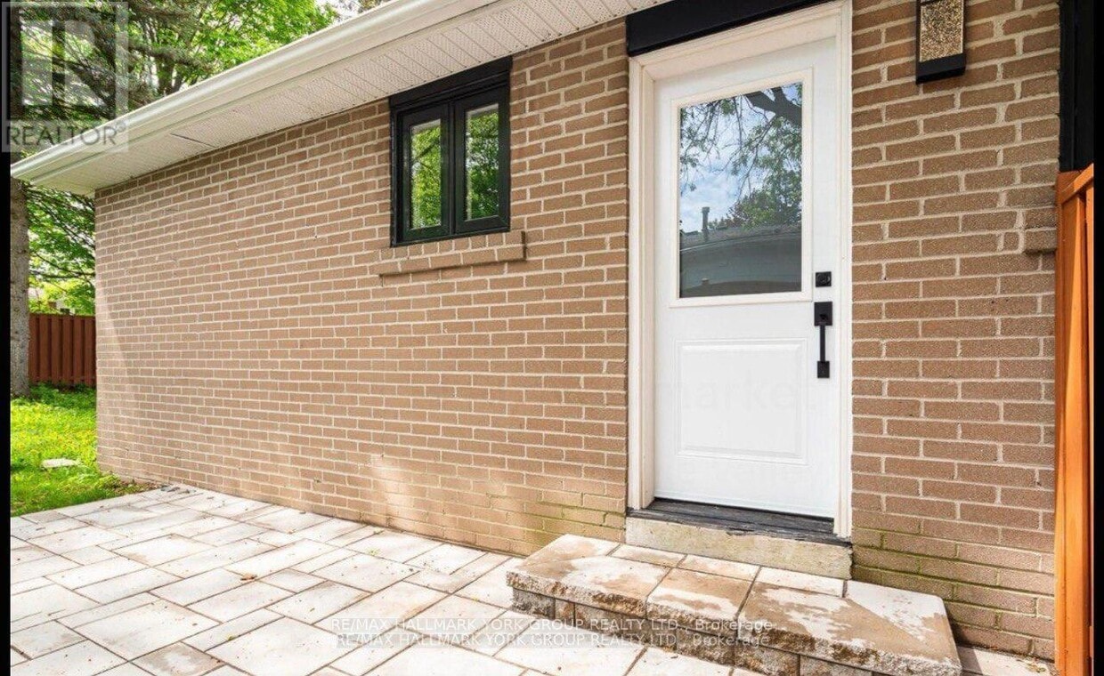 Primary Photo - 106 Woodpark Pl