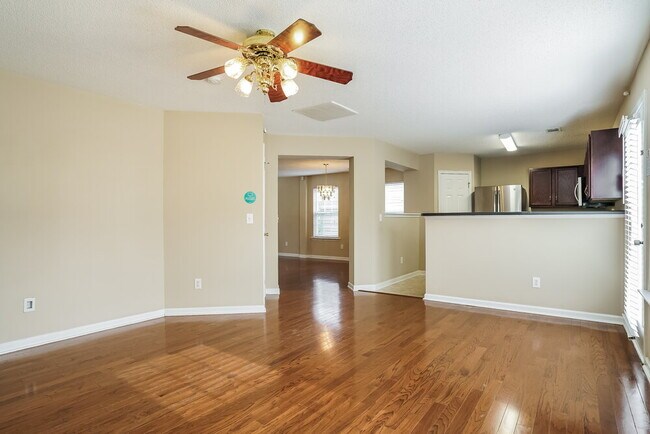 Foto del edificio - 3344 Marshlane Way