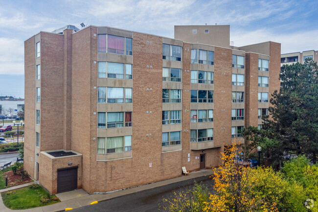 Building Photo - Fletcher's View