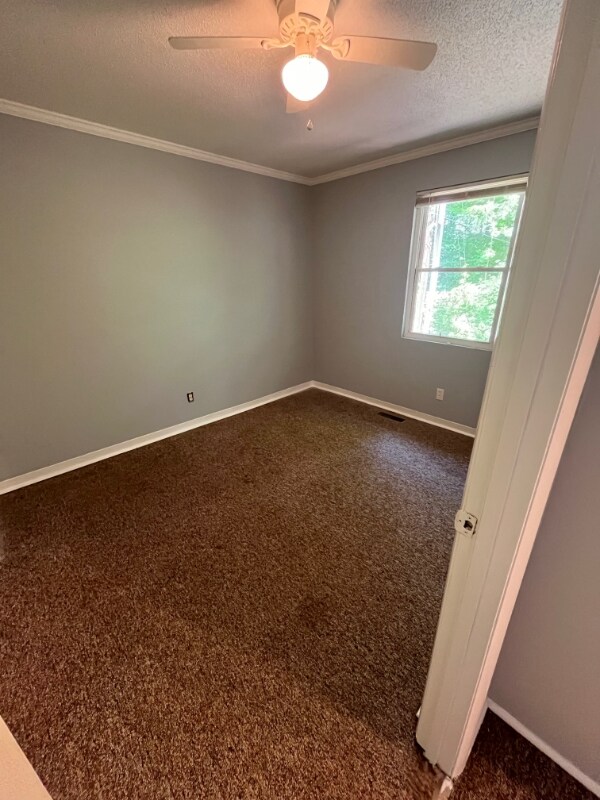 Building Photo - 147 Woodland Dr