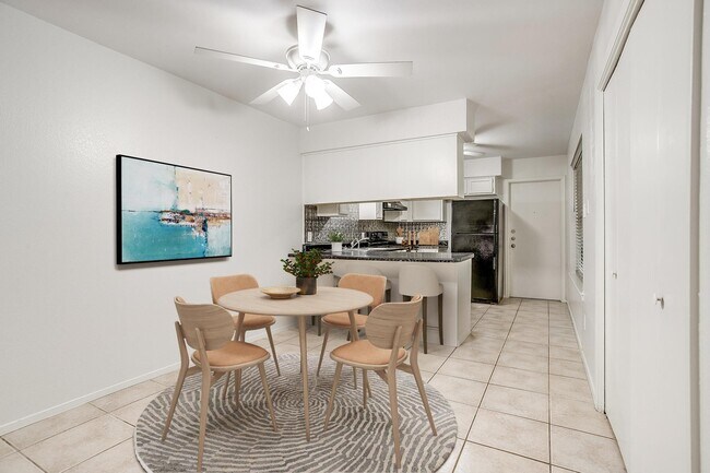 Foto del edificio - 4823 Fletcher Ave