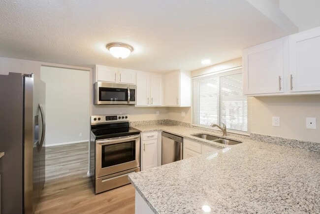 Building Photo - 15807 E Oxford Ave