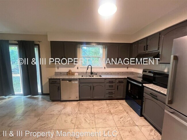 Building Photo - 3 br, 1.5 bath House - 1309 E 152nd
