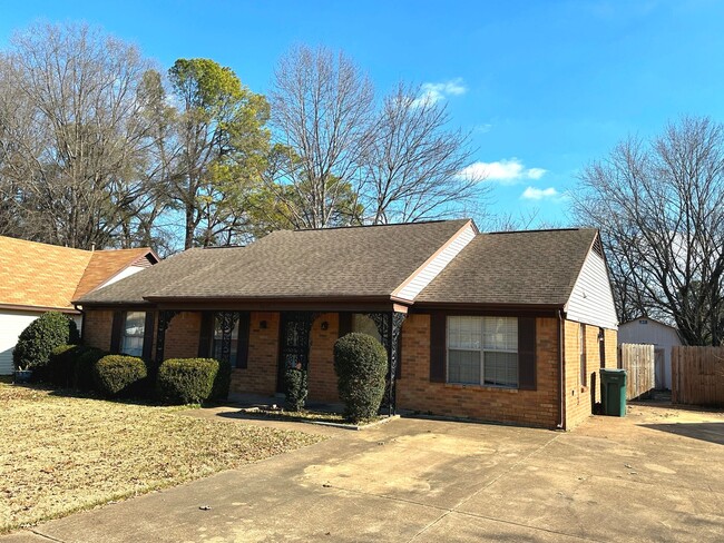 Building Photo - 4 Bedroom/ 2 Bath in Southaven