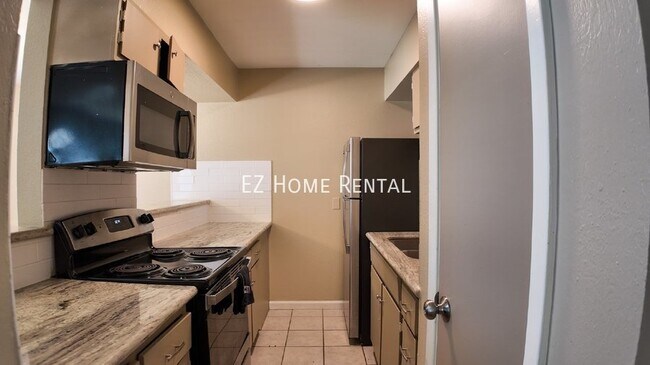 Foto del edificio - Price to Lease Fast! $899/mth!