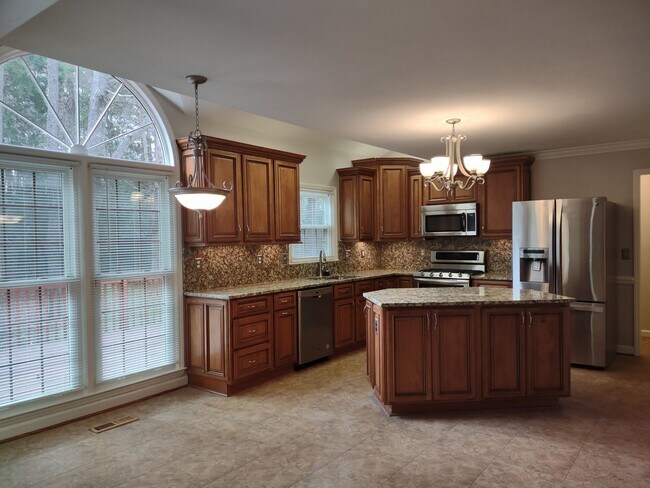 Building Photo - Move-In ready Home located in the Winterbr...