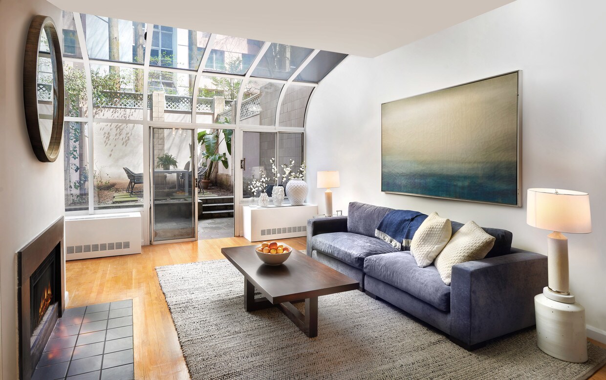 Living Room - 107 W 89th St