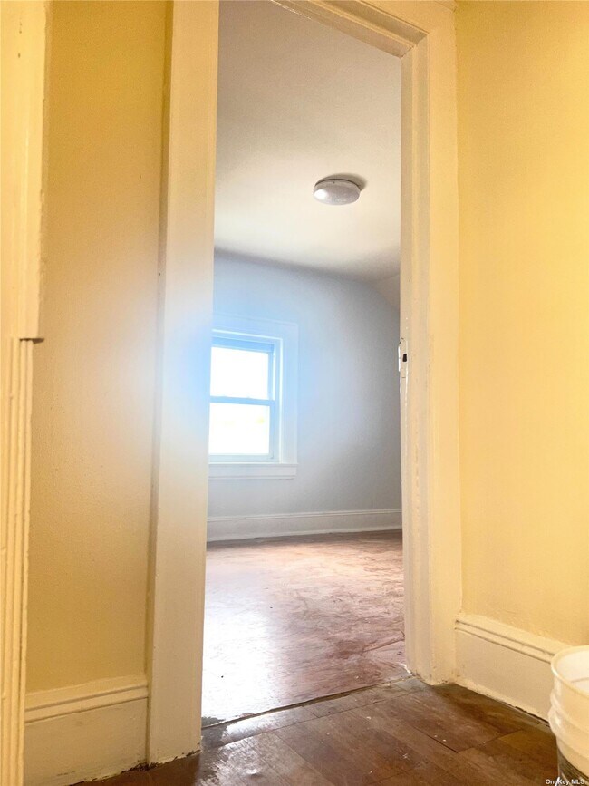 Building Photo - 42-21 Ketcham St