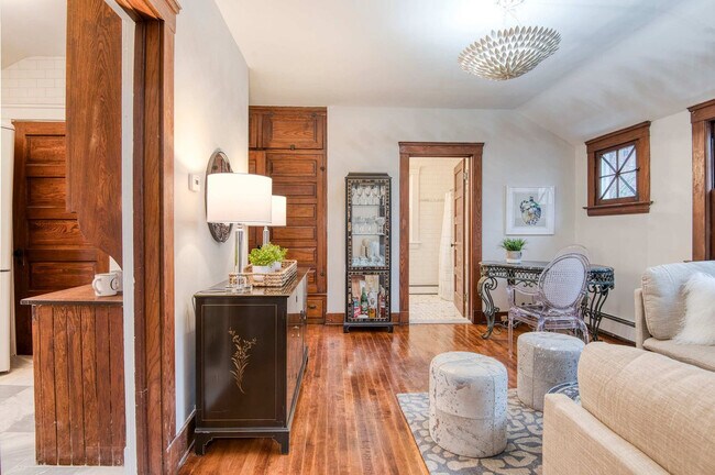 Foto del edificio - 3073 Fairmount Blvd