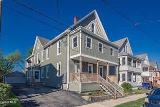 Building Photo - 65 Van Derveer St