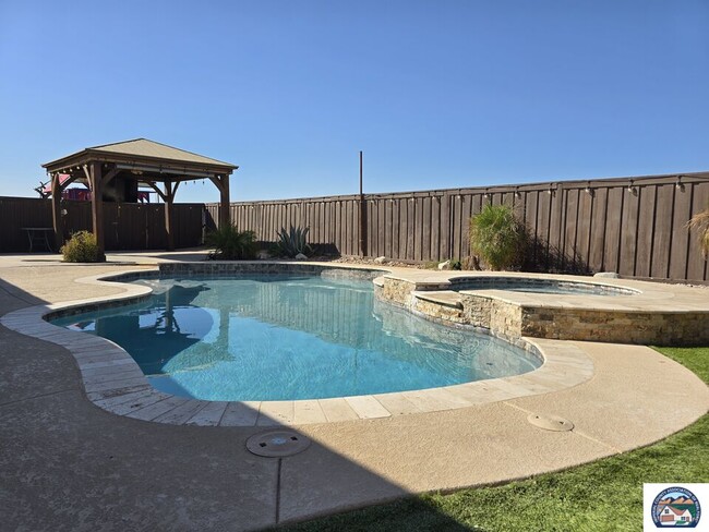 Building Photo - 228 Rosarito Dr