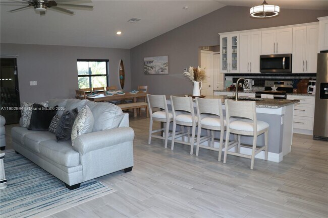 Foto del edificio - 4407 SW 16th Pl