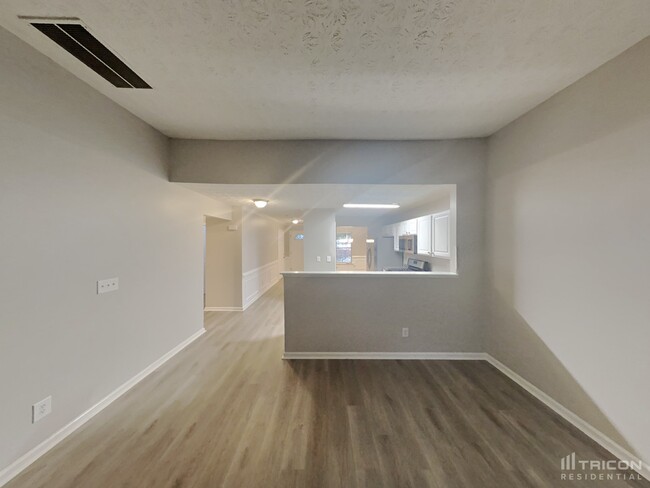 Building Photo - 433 Topaz Dr
