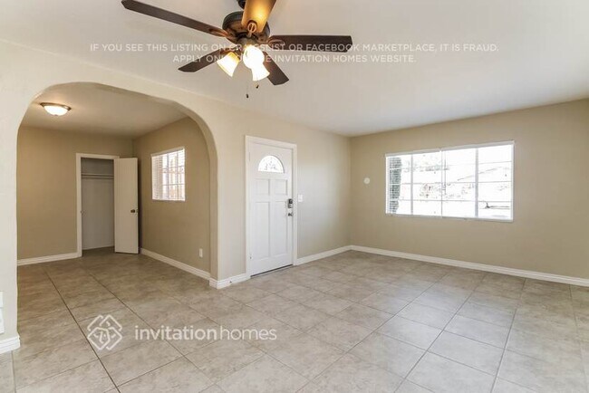 Building Photo - 1649 E 1st St