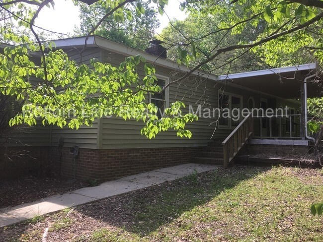 Foto del edificio - 2248 Hart Rd