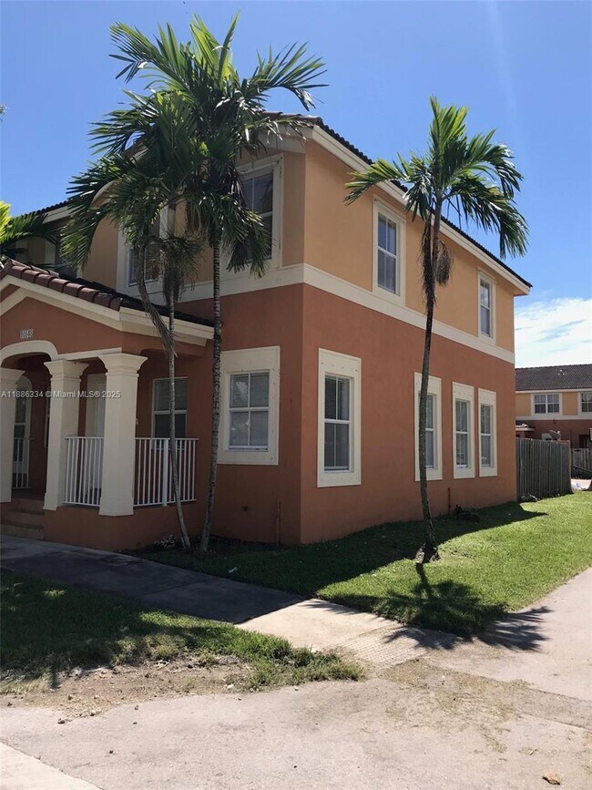 Foto del edificio - 10848 SW 243rd St