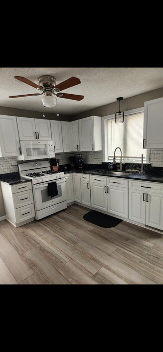 Building Photo - 3 Hamar Dr