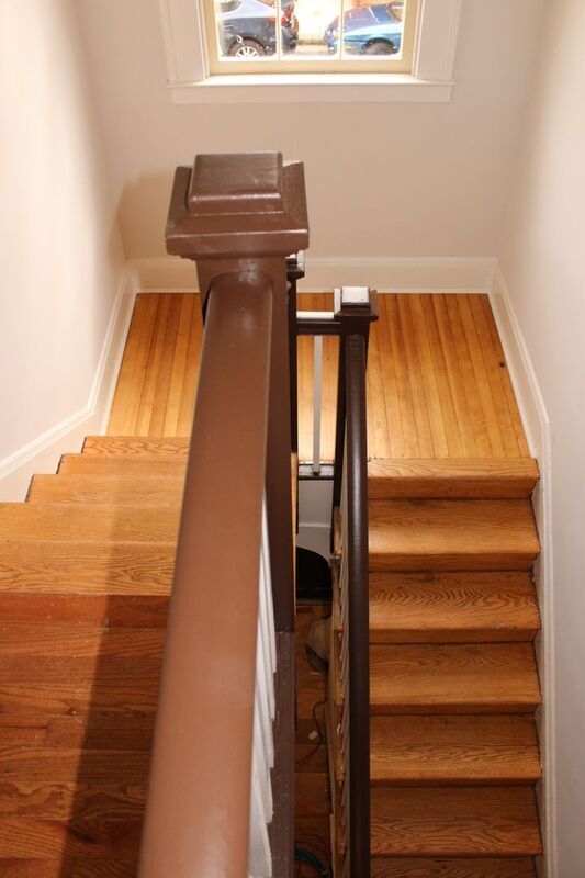 Building Photo - 1730 Bank St