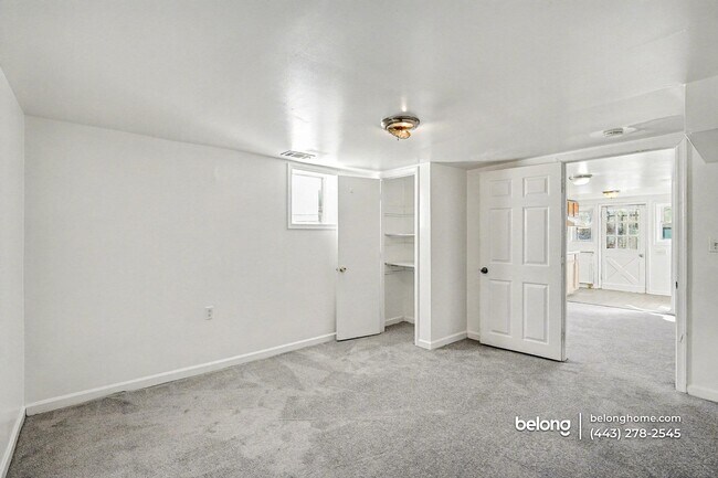 Foto del edificio - 6120 Otis St