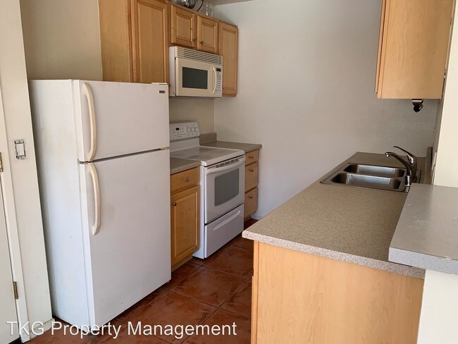 Building Photo - 1130 Victoria St