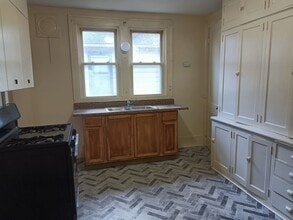 Building Photo - 1975 W Melvina St