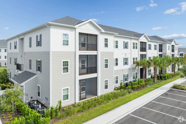 Building Photo - HoM at River Hills