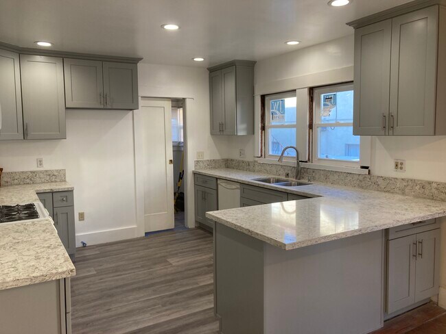 Hermosas encimeras de cuarzo - 550 W 37th St