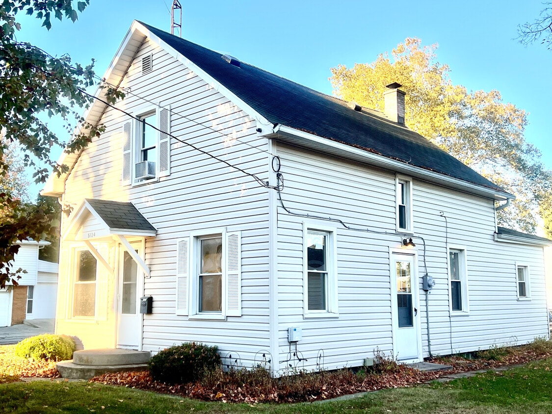 Primary Photo - 5124 Allen St