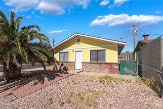 Building Photo - 1801 Evelyn Ave
