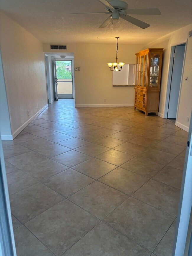 Foto del edificio - 6461 NW 2nd Ave