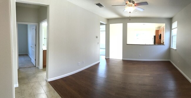 Building Photo - 55+ Community Home in Great Condition!