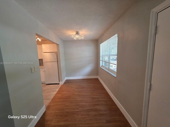 Building Photo - 4732 SW 33rd Ave
