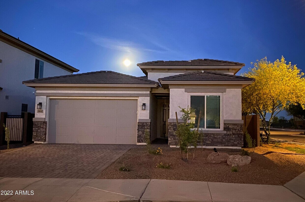 21832 N 32nd Pl, Phoenix, AZ 85050 House for Rent in Phoenix, AZ